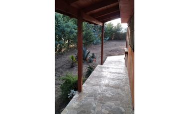 SE VENDE LINDA Y ACOGEDORA CASA CON AMPLIO TERRENO EN HORCON