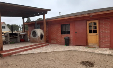 SE VENDE LINDA Y ACOGEDORA CASA CON AMPLIO TERRENO EN HORCON