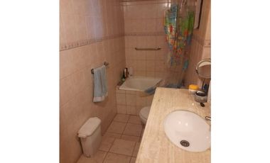 SE VENDE LINDA Y ACOGEDORA CASA CON AMPLIO TERRENO EN HORCON