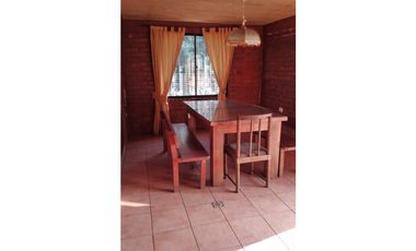 SE VENDE LINDA Y ACOGEDORA CASA CON AMPLIO TERRENO EN HORCON