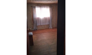 SE VENDE LINDA Y ACOGEDORA CASA CON AMPLIO TERRENO EN HORCON