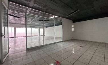 Piso de oficinas/local comercial en Las Aguilas, a unos pasos de TV Azteca