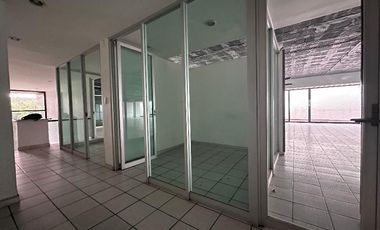Piso de oficinas/local comercial en Las Aguilas, a unos pasos de TV Azteca