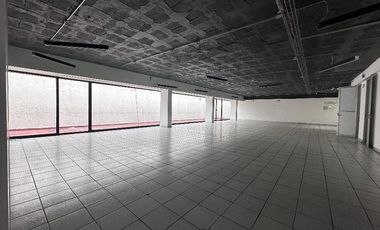 Piso de oficinas/local comercial en Las Aguilas, a unos pasos de TV Azteca