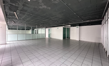 Piso de oficinas/local comercial en Las Aguilas, a unos pasos de TV Azteca