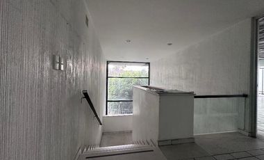 Piso de oficinas/local comercial en Las Aguilas, a unos pasos de TV Azteca