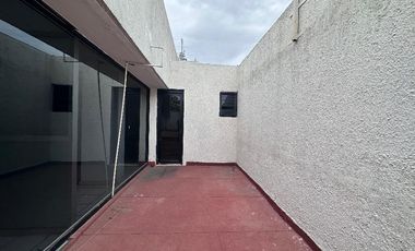 Piso de oficinas/local comercial en Las Aguilas, a unos pasos de TV Azteca
