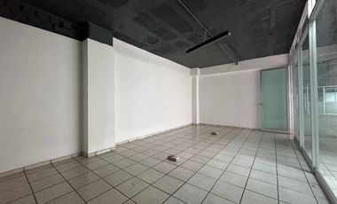 Piso de oficinas/local comercial en Las Aguilas, a unos pasos de TV Azteca
