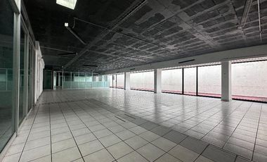 Piso de oficinas/local comercial en Las Aguilas, a unos pasos de TV Azteca
