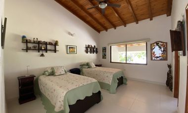 Venta de cabaña en frente de la playa, en Don Jaca, Santa Marta