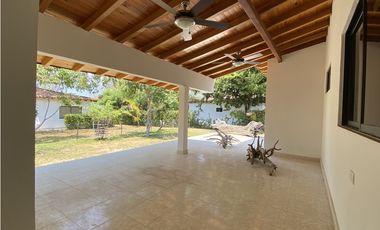 Venta de cabaña en frente de la playa, en Don Jaca, Santa Marta