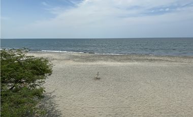 Venta de cabaña en frente de la playa, en Don Jaca, Santa Marta