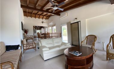 Venta de cabaña en frente de la playa, en Don Jaca, Santa Marta