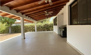 Venta de cabaña en frente de la playa, en Don Jaca, Santa Marta