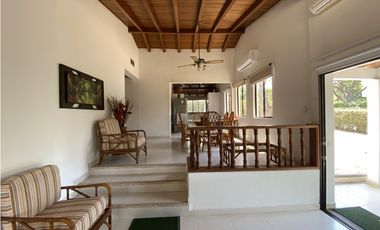 Venta de cabaña en frente de la playa, en Don Jaca, Santa Marta