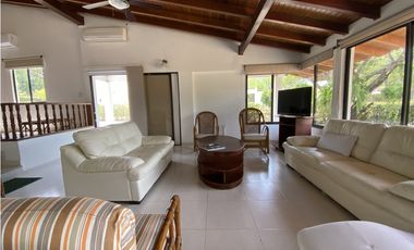 Venta de cabaña en frente de la playa, en Don Jaca, Santa Marta