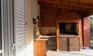 Casa quinta en Villa Loguercio