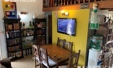 Casa de tres ambientes en venta- Moron Sur