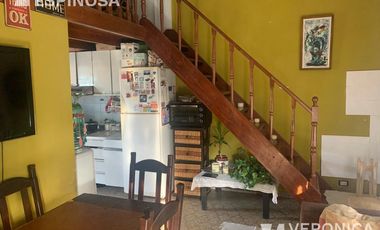 Casa de tres ambientes en venta- Moron Sur