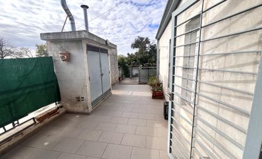 Casa en PB y departamento de categoría en PA. Zona nueva ciudad judicial penal.