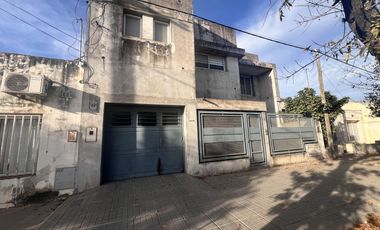 Casa en PB y departamento de categoría en PA. Zona nueva ciudad judicial penal.