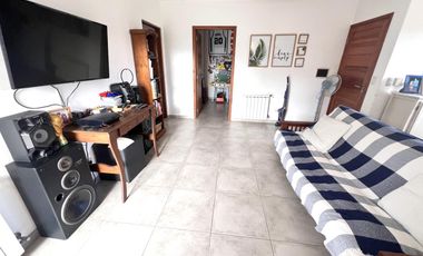 Casa en PB y departamento de categoría en PA. Zona nueva ciudad judicial penal.