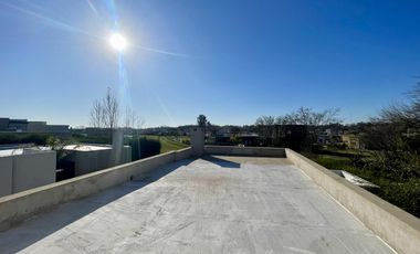 Casa en Venta en Santa Elena Pilar del Este - Fondo al verde
