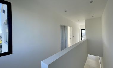 Casa en Venta en Santa Elena Pilar del Este - Fondo al verde