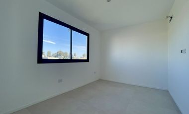 Casa en Venta en Santa Elena Pilar del Este - Fondo al verde