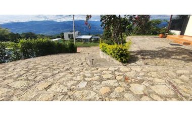 Casa campestre en #lamesacundinamarca 1000 M2 en 1599 millones.