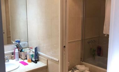 Casa en  Venta en Berazategui -  Triplex Impecable Permuta por Departamento 4 AMB