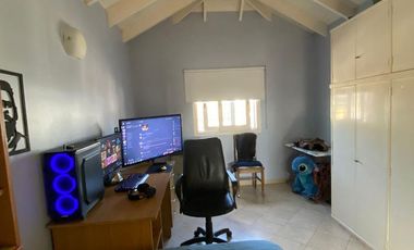 Casa en  Venta en Berazategui -  Triplex Impecable Permuta por Departamento 4 AMB