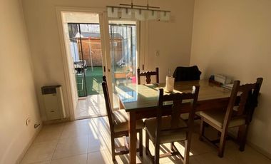 Casa en  Venta en Berazategui -  Triplex Impecable Permuta por Departamento 4 AMB