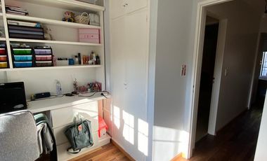 Casa en  Venta en Berazategui -  Triplex Impecable Permuta por Departamento 4 AMB