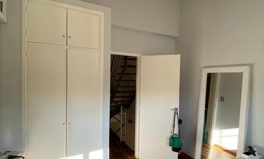 Casa en  Venta en Berazategui -  Triplex Impecable Permuta por Departamento 4 AMB