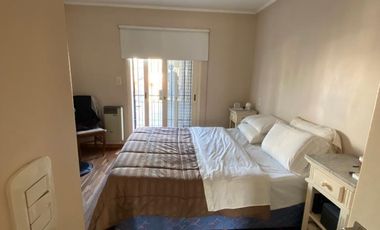 Casa en  Venta en Berazategui -  Triplex Impecable Permuta por Departamento 4 AMB