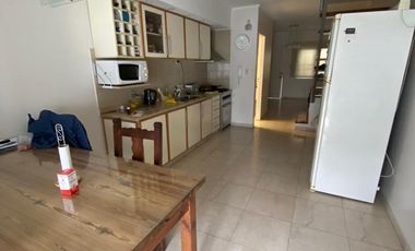 Casa en  Venta en Berazategui -  Triplex Impecable Permuta por Departamento 4 AMB