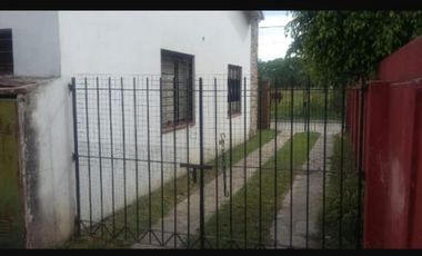 Casa en venta - 4 Dormitorios 2 Baños - Cochera - 748mts2 - José C. Paz