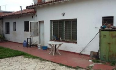 Casa en venta - 4 Dormitorios 2 Baños - Cochera - 748mts2 - José C. Paz