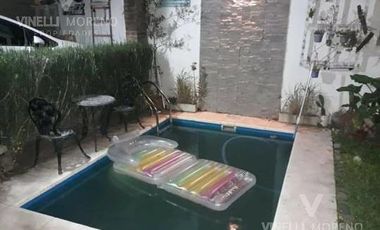 4 dormitorios pileta cochera jardin