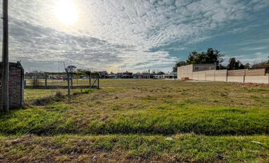 Terreno con frente al sur de 343m² en Tango
