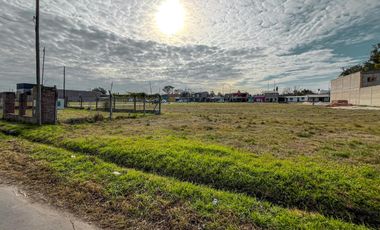 Terreno con frente al sur de 343m² en Tango