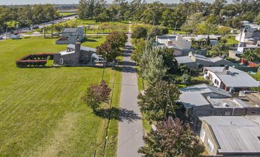 Terreno con frente al sur de 343m² en Tango