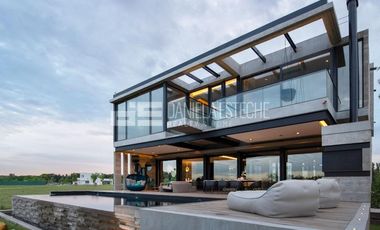 Casa en Pilara