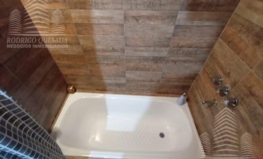 Una muy linda casa en lote propio! San Bernardo