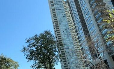 IMPRESIONANTE 2 AMB C/COCH FIJA AMOBLADO PISO SUPER ALTO C/ESPECTAC VISTA TORRE MIRABILIA.