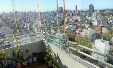 IMPRESIONANTE 2 AMB C/COCH FIJA AMOBLADO PISO SUPER ALTO C/ESPECTAC VISTA TORRE MIRABILIA.