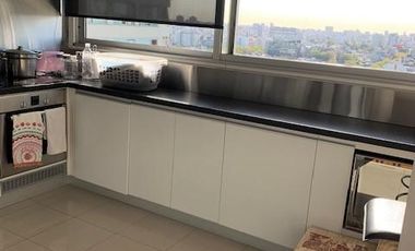 IMPRESIONANTE 2 AMB C/COCH FIJA AMOBLADO PISO SUPER ALTO C/ESPECTAC VISTA TORRE MIRABILIA.