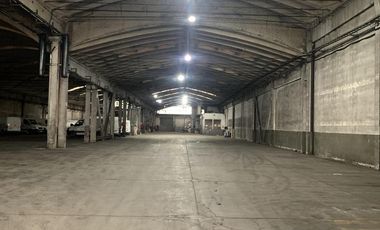 DEPOSITO EN INMEJORABLE UBICACION SOBRE PANAMERICANA OLIVOS - ALQUILADO