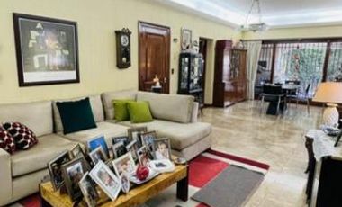CASA CHALET EN VENTA   5amb - SOBRE 3 LOTES - MONTE GRANDE